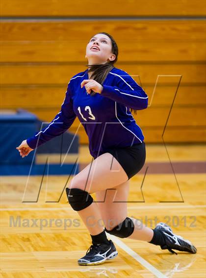 Thumbnail 3 in Stevens vs. Warren photogallery.