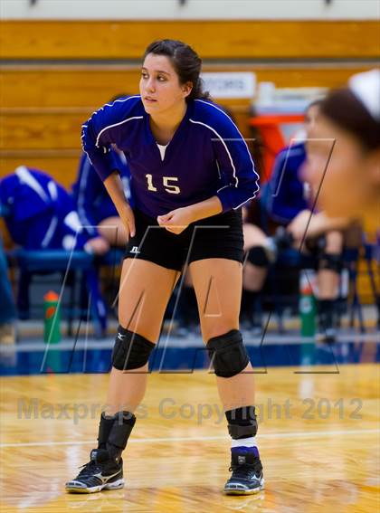 Thumbnail 1 in Stevens vs. Warren photogallery.
