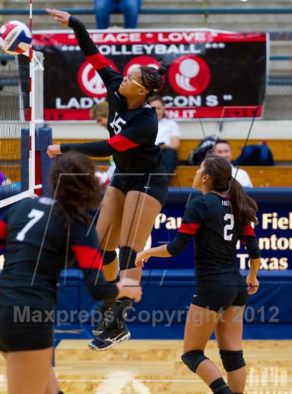 Thumbnail 2 in Stevens vs. Warren photogallery.