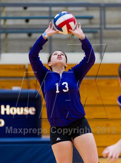 Thumbnail 3 in Stevens vs. Warren photogallery.