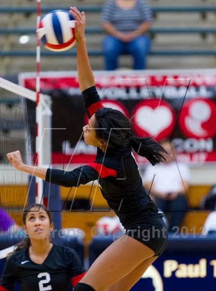 Thumbnail 1 in Stevens vs. Warren photogallery.