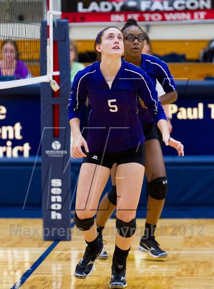 Thumbnail 1 in Stevens vs. Warren photogallery.