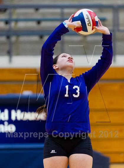 Thumbnail 2 in Stevens vs. Warren photogallery.