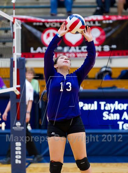 Thumbnail 3 in Stevens vs. Warren photogallery.