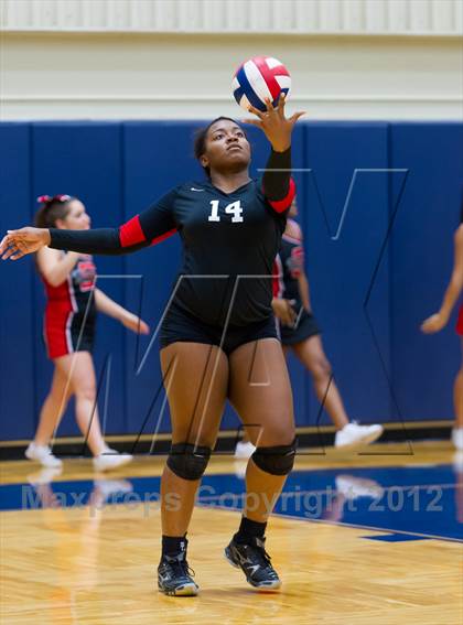 Thumbnail 2 in Stevens vs. Warren photogallery.
