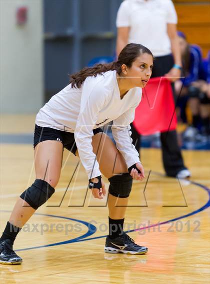 Thumbnail 2 in Stevens vs. Warren photogallery.