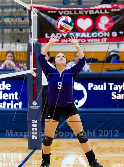 Thumbnail 2 in Stevens vs. Warren photogallery.