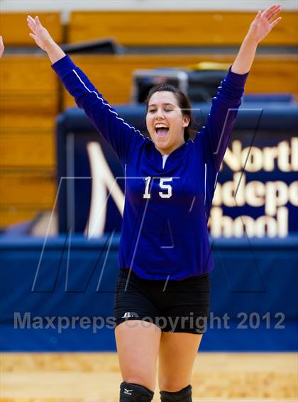 Thumbnail 2 in Stevens vs. Warren photogallery.