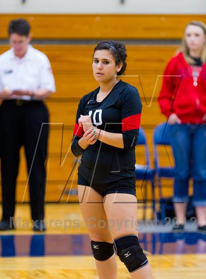 Thumbnail 3 in Stevens vs. Warren photogallery.