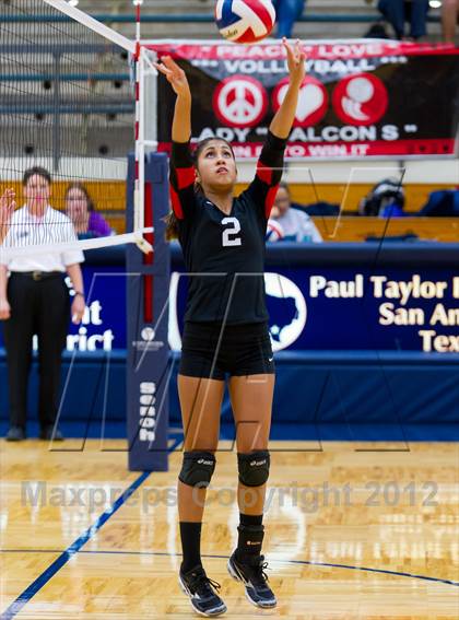 Thumbnail 3 in Stevens vs. Warren photogallery.