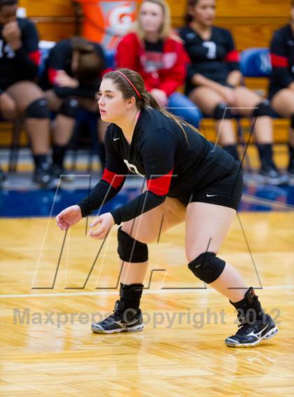 Thumbnail 2 in Stevens vs. Warren photogallery.