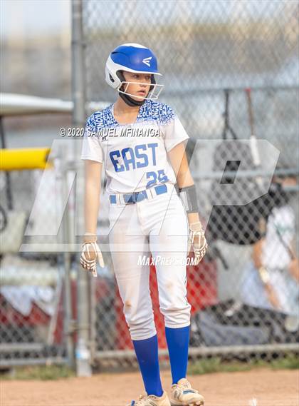 Thumbnail 3 in Fremont vs. Lincoln East photogallery.