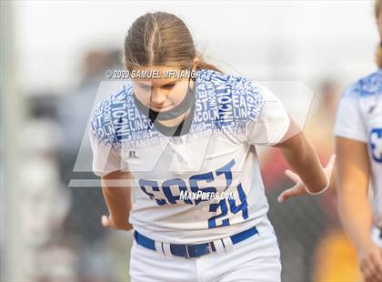 Thumbnail 3 in Fremont vs. Lincoln East photogallery.