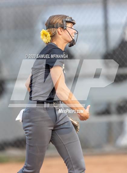 Thumbnail 3 in Fremont vs. Lincoln East photogallery.