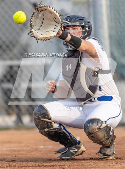 Thumbnail 3 in Fremont vs. Lincoln East photogallery.