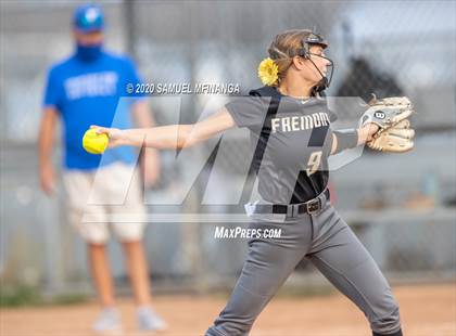 Thumbnail 1 in Fremont vs. Lincoln East photogallery.