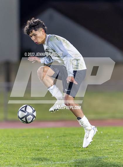 Thumbnail 2 in Newark Memorial vs. Santa Rosa photogallery.