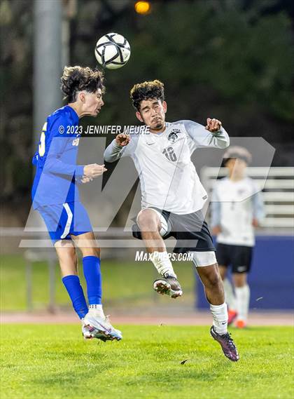 Thumbnail 3 in Newark Memorial vs. Santa Rosa photogallery.