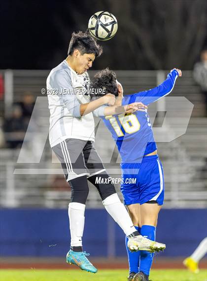 Thumbnail 3 in Newark Memorial vs. Santa Rosa photogallery.