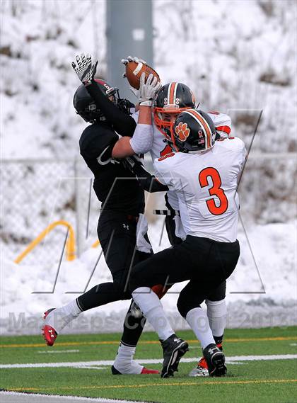 Thumbnail 2 in Clarion Area vs Lakeview (PIAA Class A Quarterfinal) photogallery.