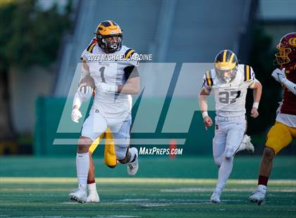 Thumbnail 2 in Bellevue @ O'Dea (WIAA 3A Semifinal) photogallery.