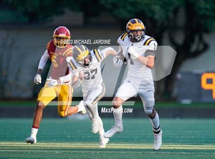 Thumbnail 2 in Bellevue @ O'Dea (WIAA 3A Semifinal) photogallery.