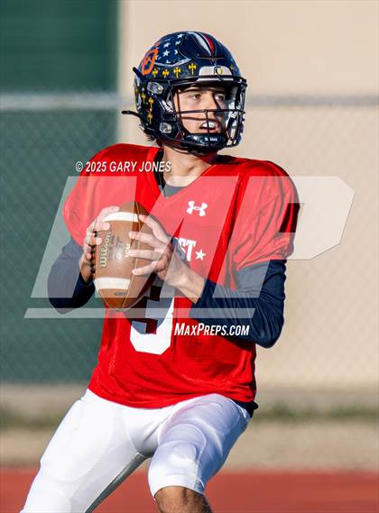 Thumbnail 1 in Sacramento Optimist All-Star Football North vs South photogallery.