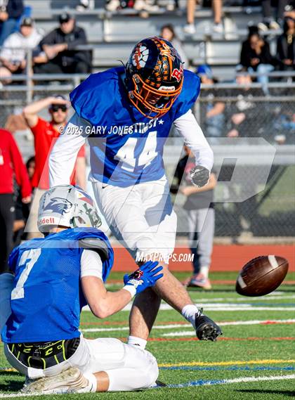 Thumbnail 1 in Sacramento Optimist All-Star Football North vs South photogallery.