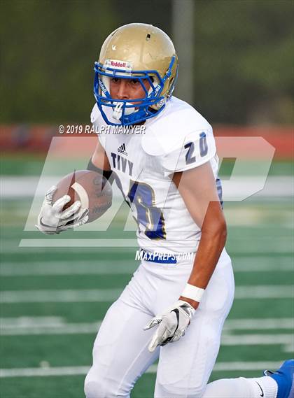 Thumbnail 2 in Kerrville-Tivy @ Boerne-Champion photogallery.