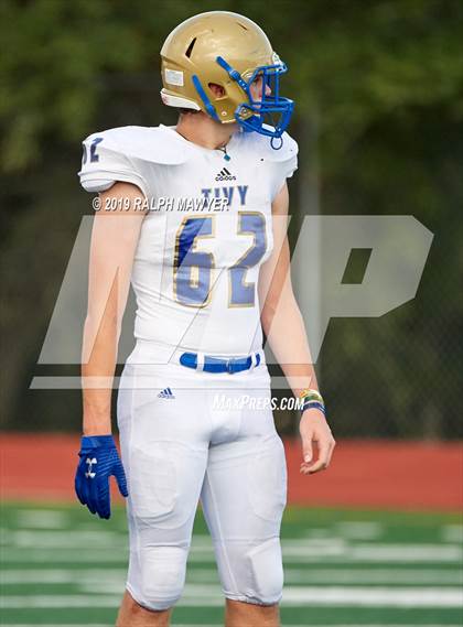Thumbnail 3 in Kerrville-Tivy @ Boerne-Champion photogallery.