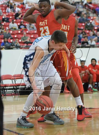 Thumbnail 1 in Centennial vs. Taft (Big City Showdown) photogallery.