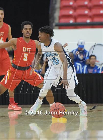 Thumbnail 2 in Centennial vs. Taft (Big City Showdown) photogallery.