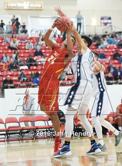 Thumbnail 2 in Centennial vs. Taft (Big City Showdown) photogallery.