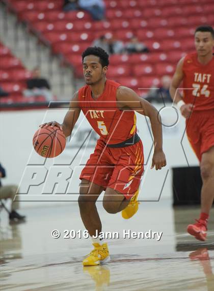 Thumbnail 3 in Centennial vs. Taft (Big City Showdown) photogallery.