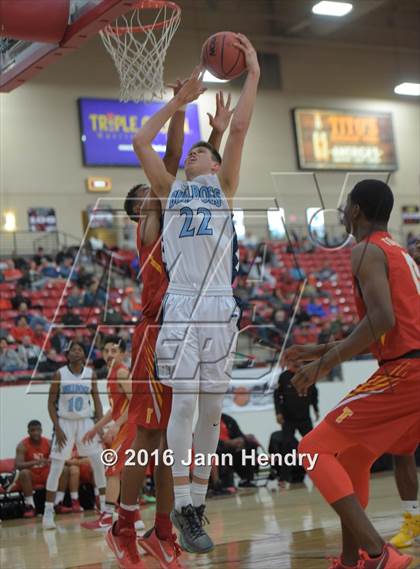 Thumbnail 3 in Centennial vs. Taft (Big City Showdown) photogallery.