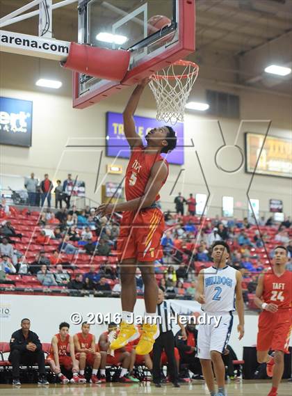 Thumbnail 2 in Centennial vs. Taft (Big City Showdown) photogallery.