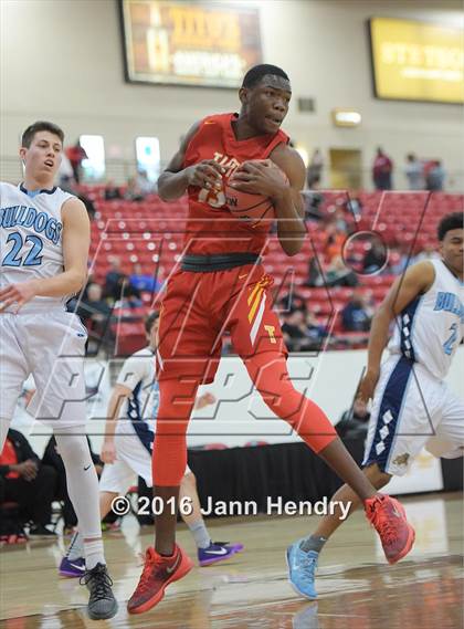 Thumbnail 2 in Centennial vs. Taft (Big City Showdown) photogallery.