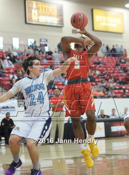 Thumbnail 1 in Centennial vs. Taft (Big City Showdown) photogallery.