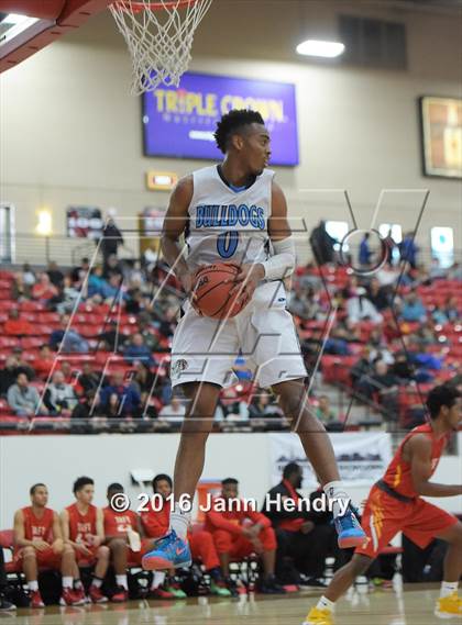Thumbnail 2 in Centennial vs. Taft (Big City Showdown) photogallery.