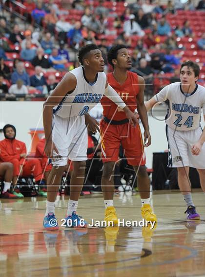 Thumbnail 2 in Centennial vs. Taft (Big City Showdown) photogallery.