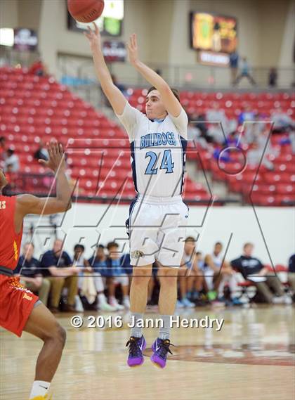 Thumbnail 2 in Centennial vs. Taft (Big City Showdown) photogallery.