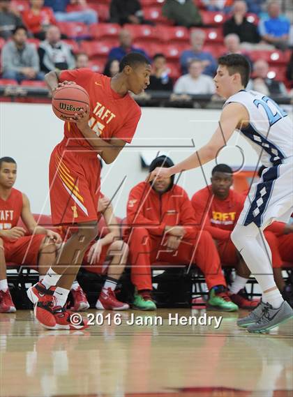 Thumbnail 2 in Centennial vs. Taft (Big City Showdown) photogallery.