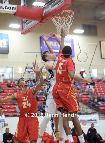 Thumbnail 2 in Centennial vs. Taft (Big City Showdown) photogallery.