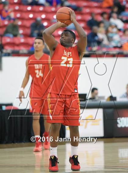 Thumbnail 2 in Centennial vs. Taft (Big City Showdown) photogallery.