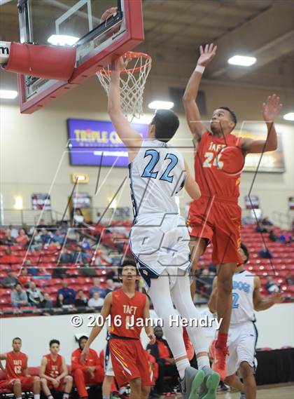 Thumbnail 1 in Centennial vs. Taft (Big City Showdown) photogallery.