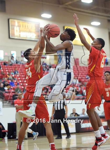 Thumbnail 3 in Centennial vs. Taft (Big City Showdown) photogallery.