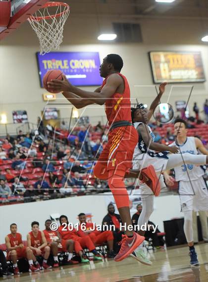Thumbnail 3 in Centennial vs. Taft (Big City Showdown) photogallery.