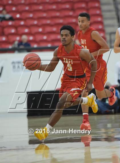 Thumbnail 2 in Centennial vs. Taft (Big City Showdown) photogallery.