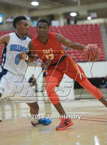 Thumbnail 1 in Centennial vs. Taft (Big City Showdown) photogallery.
