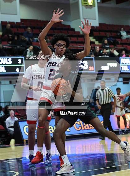 Thumbnail 3 in Woodlands vs Peekskill (Slam Dunk Showcase) photogallery.